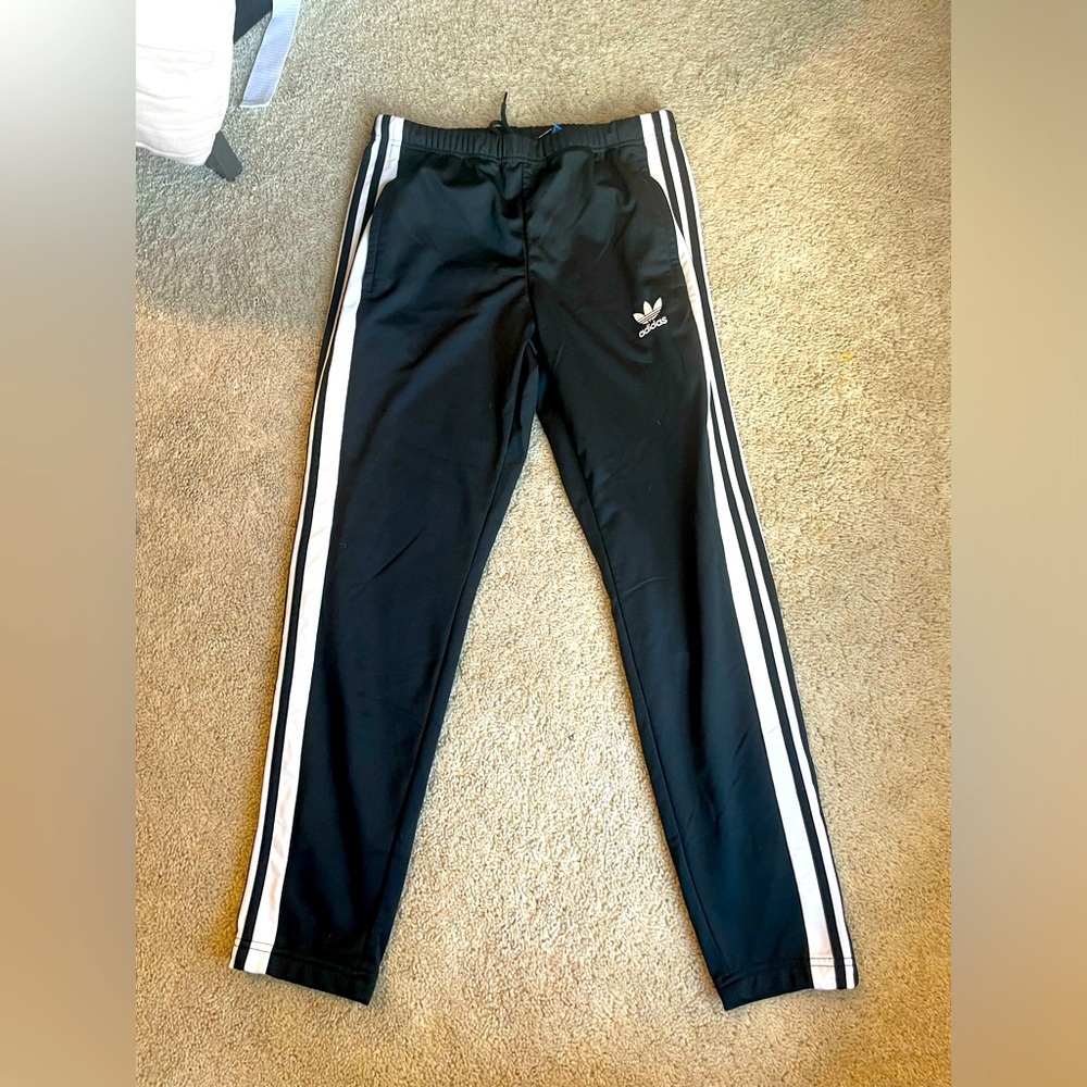 Adidas medium black pants button throughout sides zippered pockets